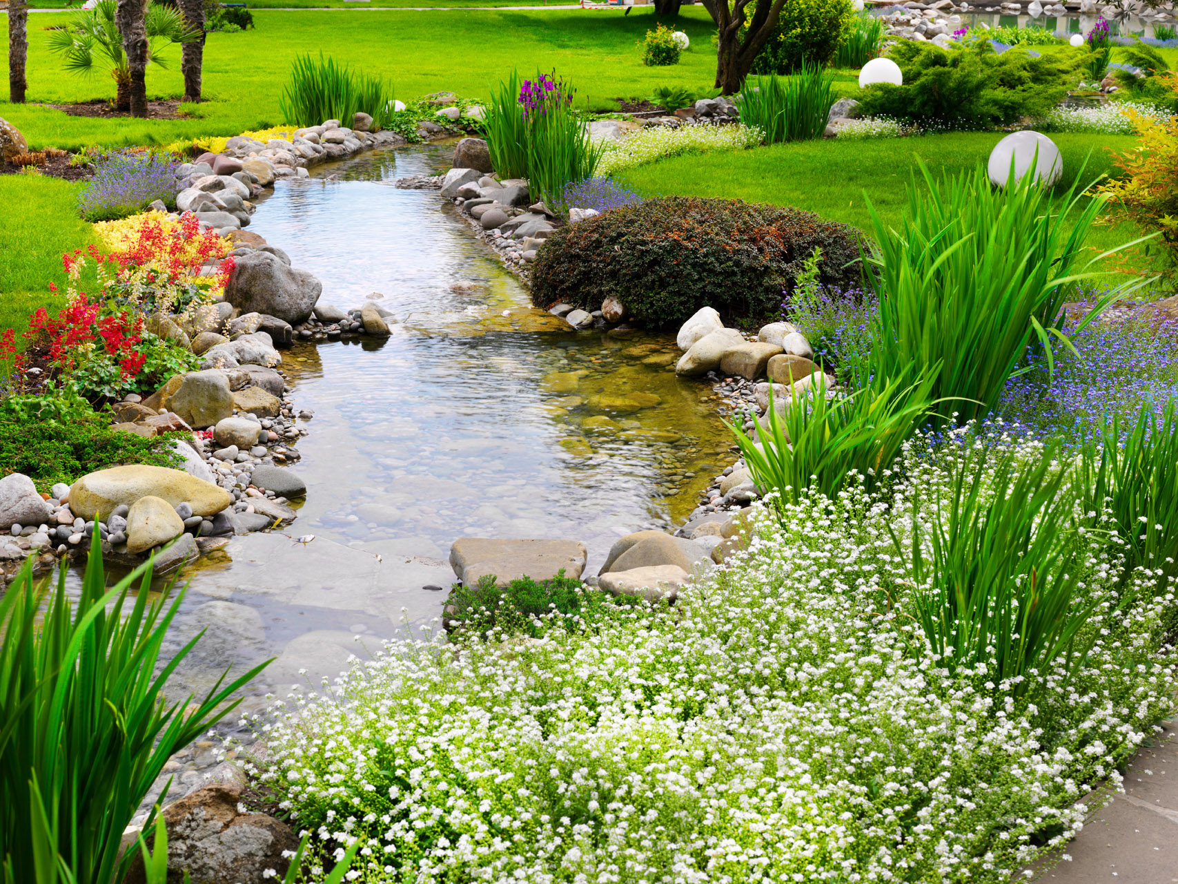 Fluss im Garten